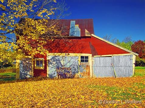 Autumn Barn_DSCF02700.jpg - Photographed near Smiths Falls, Ontario, Canada.